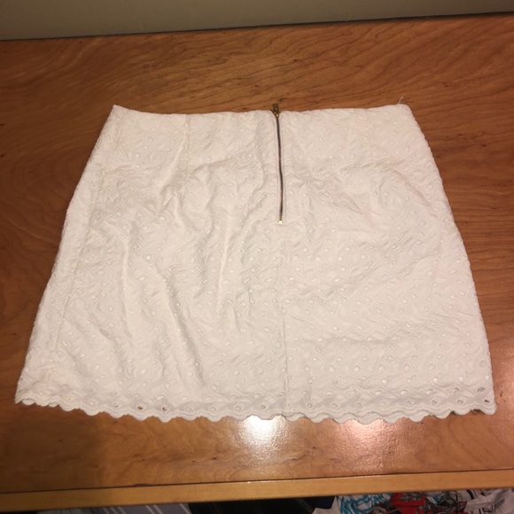 Lace Mini Skirt - Picture 2 of 3
